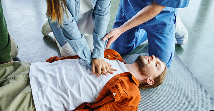 Primo soccorso aziendale: responsabilità e formazione per le imprese