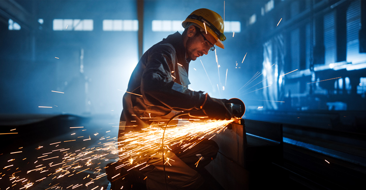 Molatura metalli: rischi professionali e prevenzione efficace