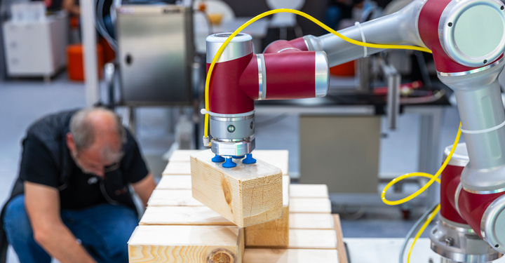 Robot e cobot in azienda: i rischi e le soluzioni