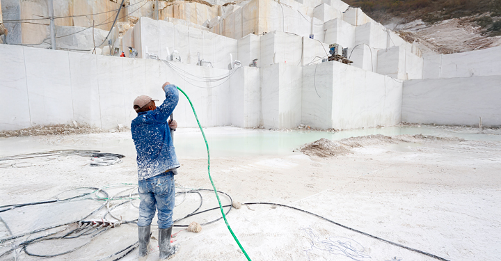 Sicurezza cave: i rischi mortali nell'avanzamento al monte