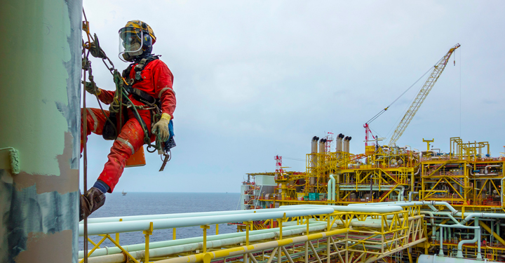 Vita offshore: rischi estremi e strategie di prevenzione