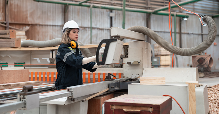 Sicurezza nelle macchine CNC per lavorazione legno