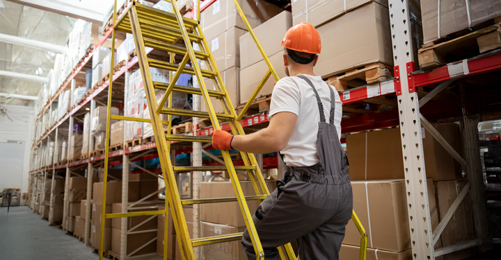 Sicurezza scale lavoro: rischi e obblighi normativi 70 Sicurezza scale lavoro: rischi e obblighi normativi