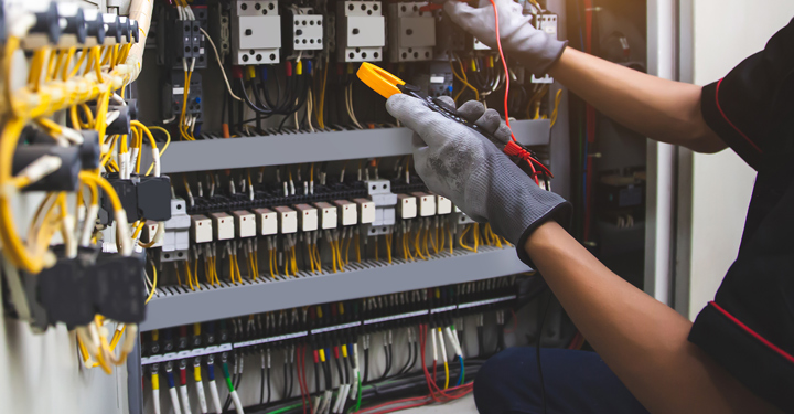 Rischio elettrico e CEI 11-27: adeguamento per le aziende